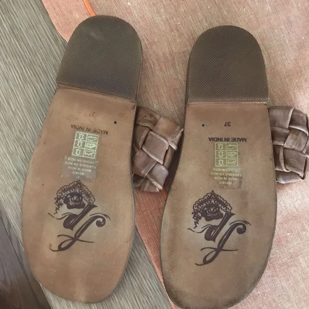Free People Winding River Leather Slip On Sandal size 7